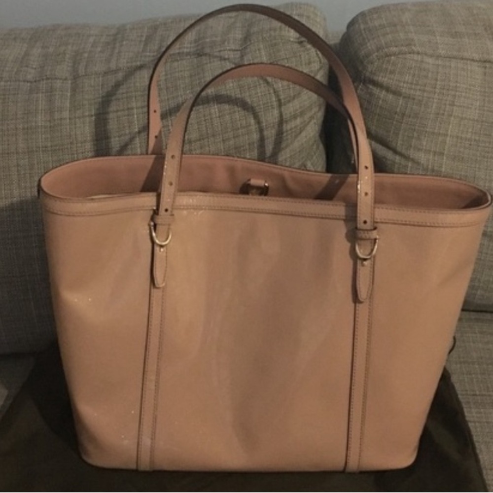 Gucci, micro Gushima patent leather tote, blush, pink color